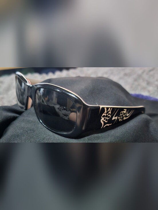 The Unbranded Brand Accessories - High Quality Thick Sunglasses With Engraving
